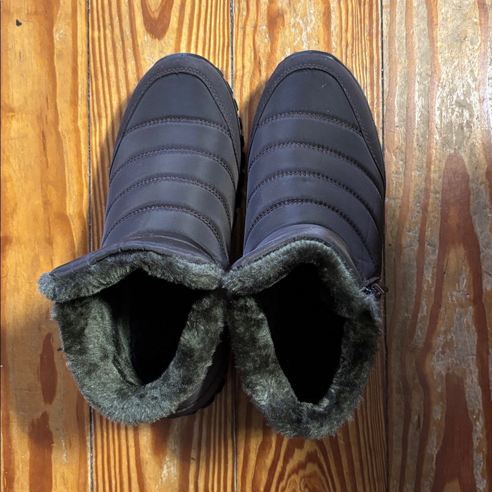 Brand new: Men’s Orthofit waterproof low boot with fur lining throughout